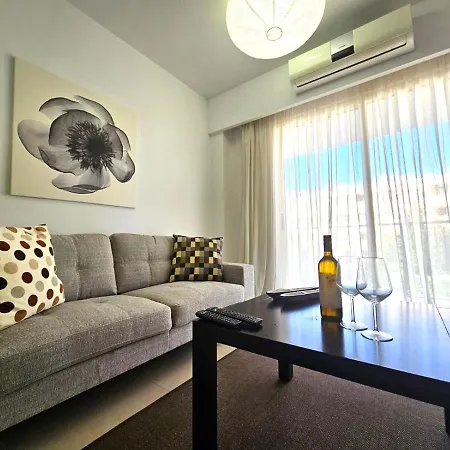 Elysia Park פאפוס