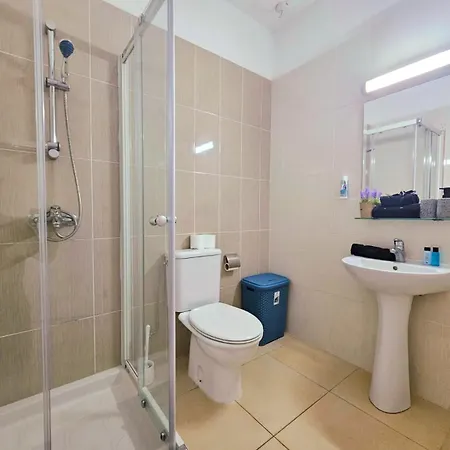 Elysia Park Apartment *