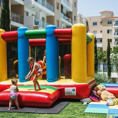 Elysia Park Apartment