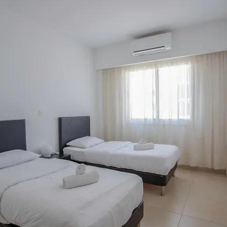 Elysia Park * פאפוס