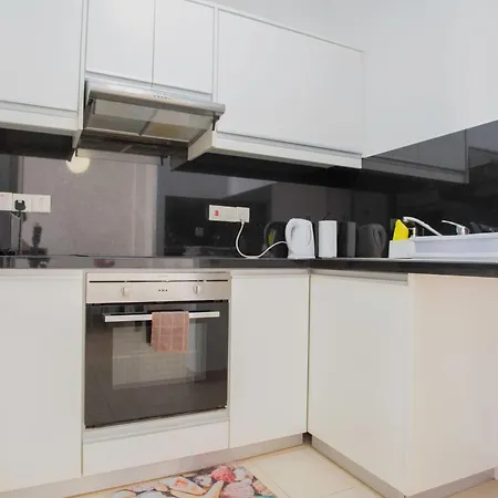 Elysia Park Apartment