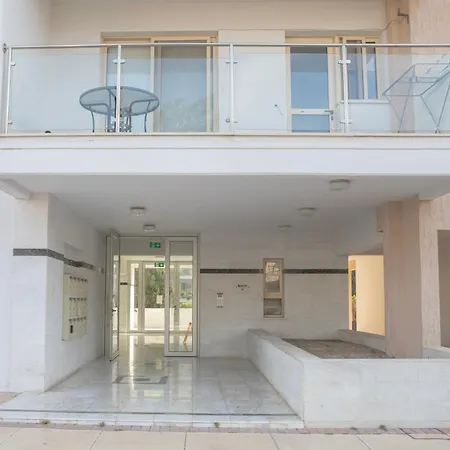 Elysia Park פאפוס