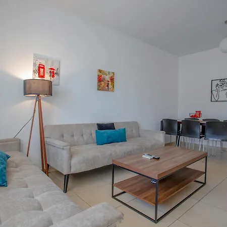 Elysia Park Apartament *