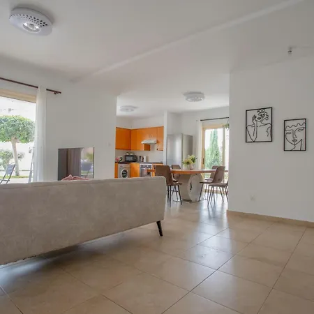 Elysia Park Apartment Paphos