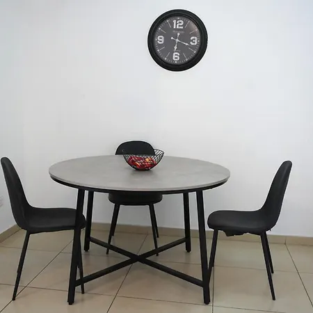 Elysia Park Apartment *