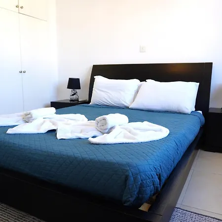 Elysia Park Apartment