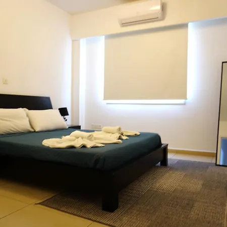 Elysia Park Apartment