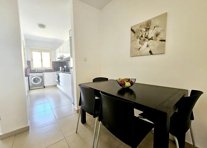 Elysia Park Lejlighed